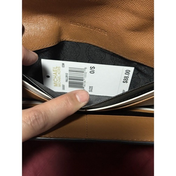 Michael Kors Saffiano Leather Tri-Fold Wallet Black Gold Snap - Picture 9 of 11